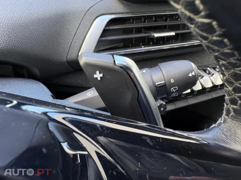 Peugeot 5008 1.2 PureTech Allure EAT8