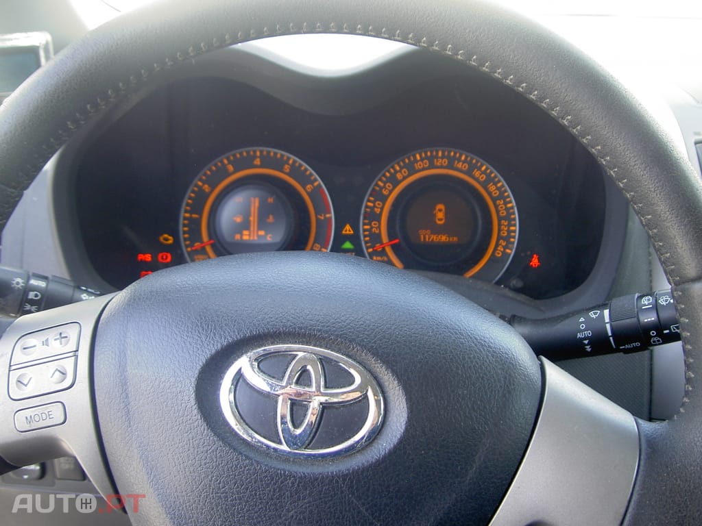 Toyota Auris 1.33 VVTI A/C+VSO