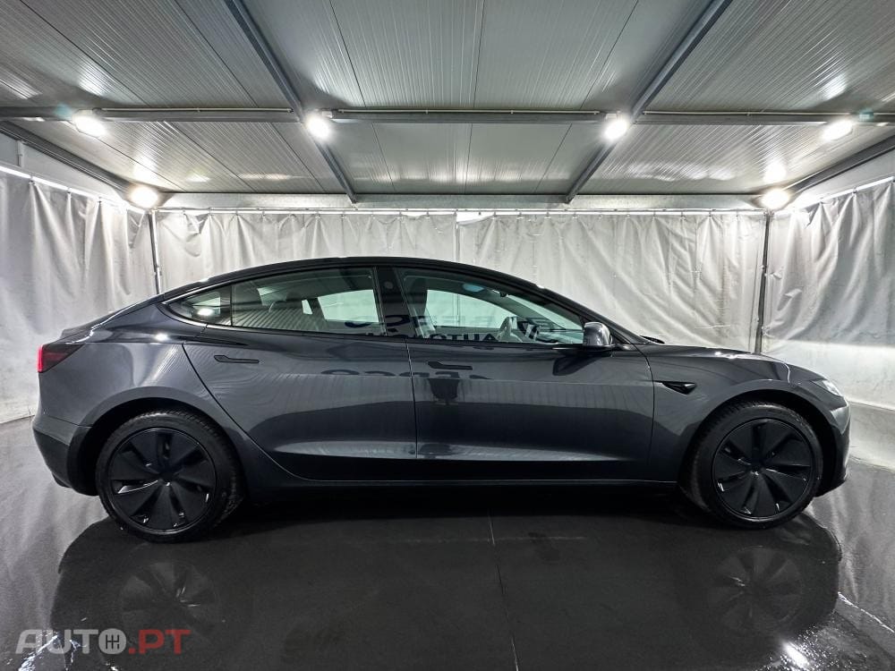 Tesla Model 3 Standard Range Plus RWD
