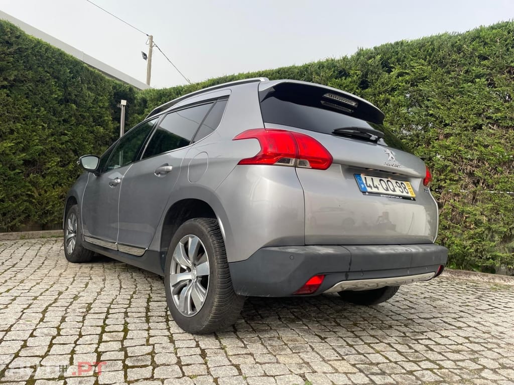 Peugeot 2008 1.2 PureTech Allure
