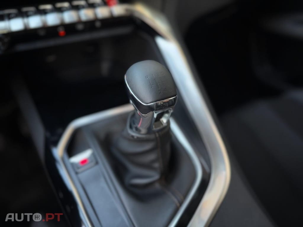Peugeot 3008 1.5 BlueHDi Active