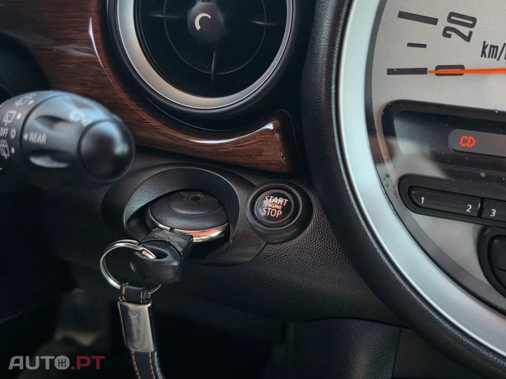 MINI Cooper Cooper D