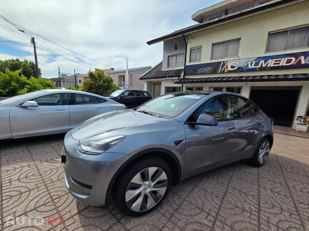 Tesla Model Y RWD