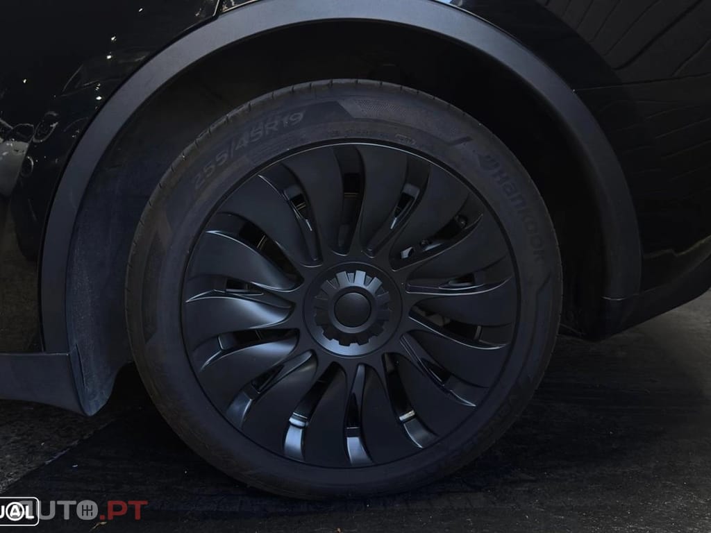 Tesla Model Y Long Range Dual Motor AWD