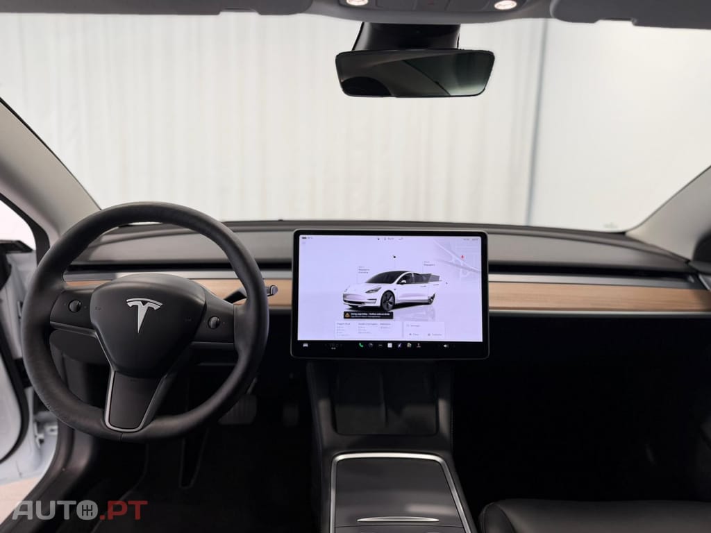 Tesla Model 3 Tração Traseira
