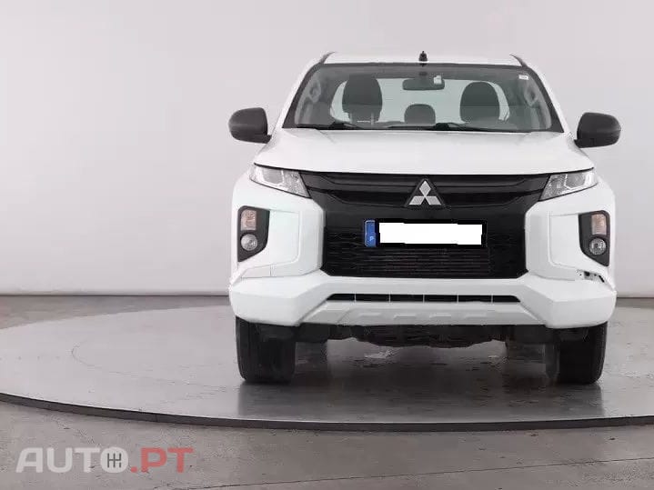 Mitsubishi L200 2.3 DI-D Strakar Space Cab Intense 4WD