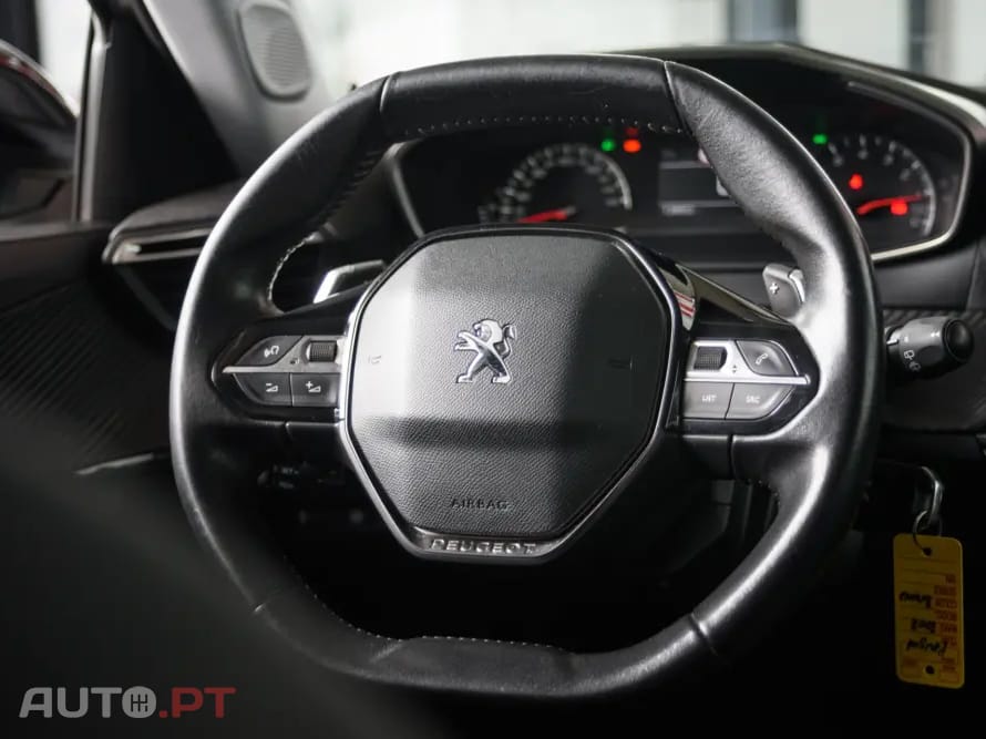 Peugeot 2008 PureTech 130 EAT8 Allure