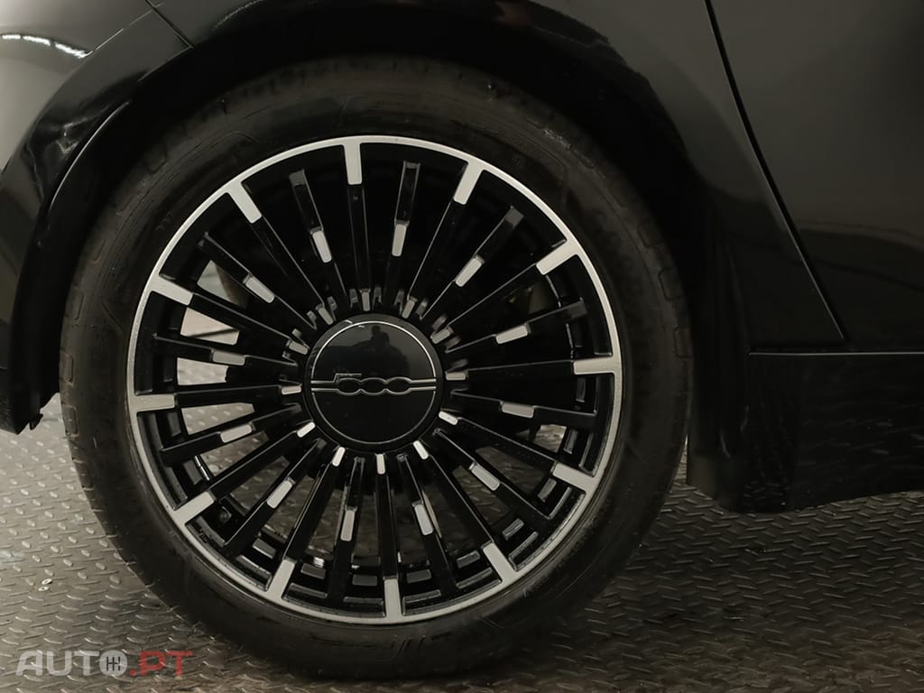 Fiat 500 500e 3+1 42 kWh Novo 500