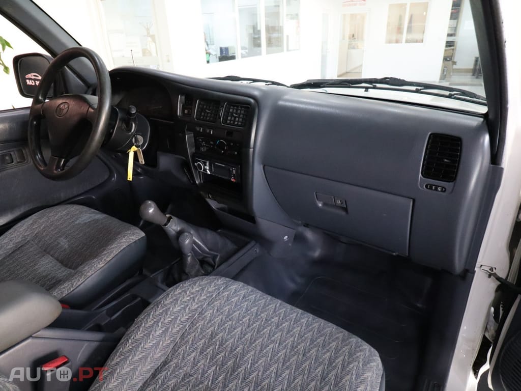 Toyota Hilux 2.5 D4-D CD CM