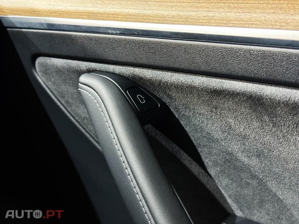 Tesla Model Y Long Range Dual Motor AWD