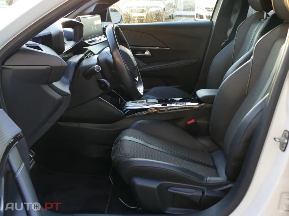 Peugeot E-208 50 kWh GT