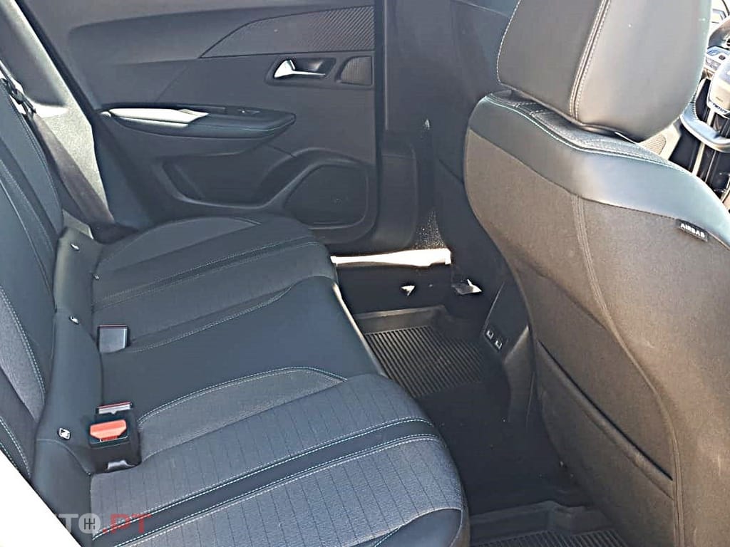 Peugeot 2008 1.2 PureTech Allure Pack EAT8