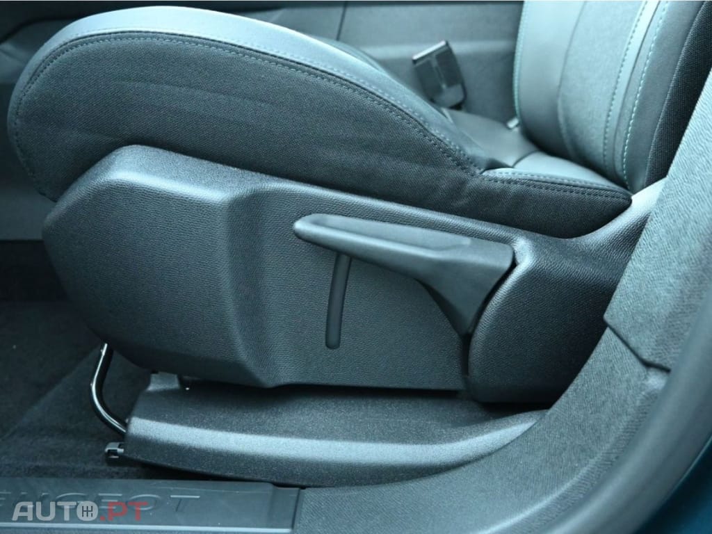 Peugeot 3008 ALLURE EAT8