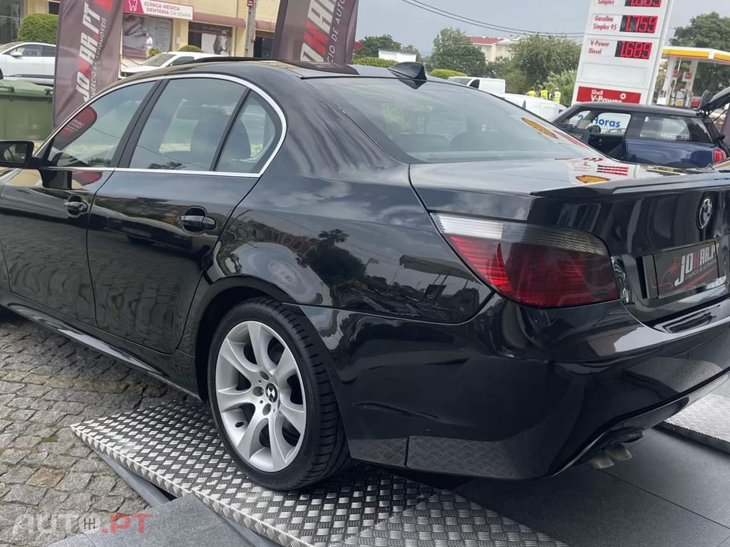 BMW 530 DA SPORT LOOK M (NACIONAL)