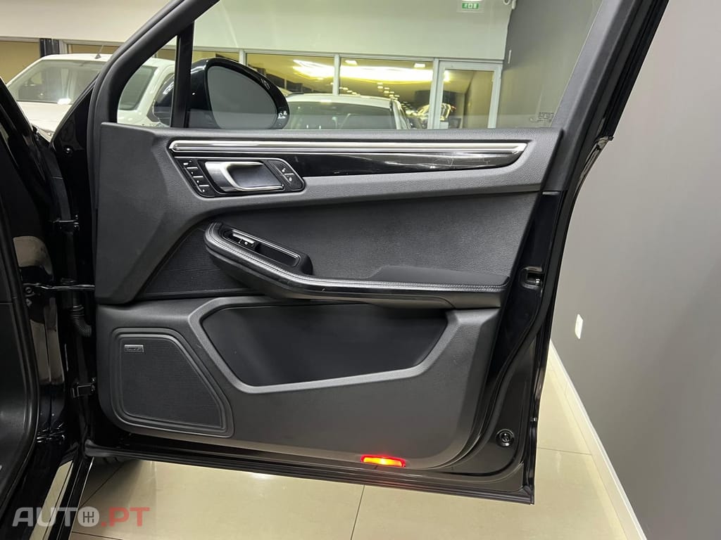 Porsche Macan S