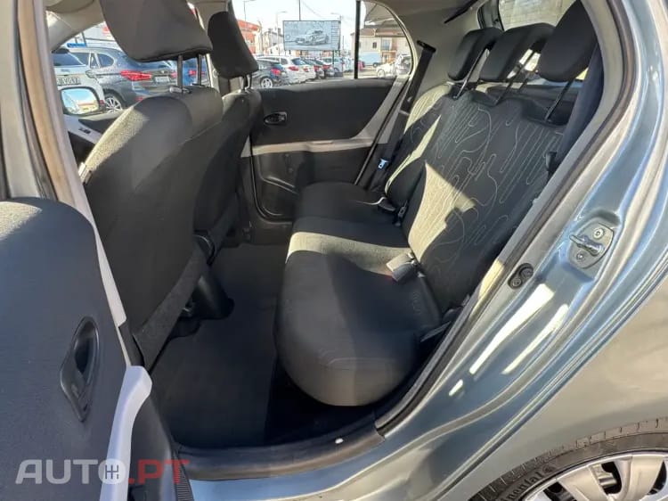 Toyota Yaris 1.0 VVT-i Comfort+AC