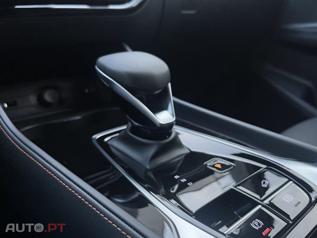 MG EHS I.V.A DEDUTIVEL PHEV LUX MY24 360°