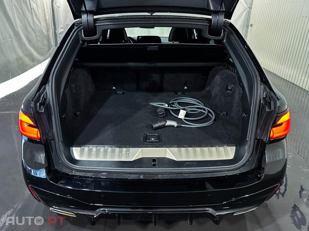 BMW 530 e Pack Desportivo M
