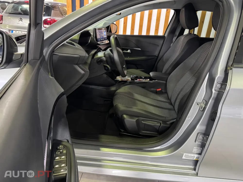 Peugeot E-208 50 kWh Allure