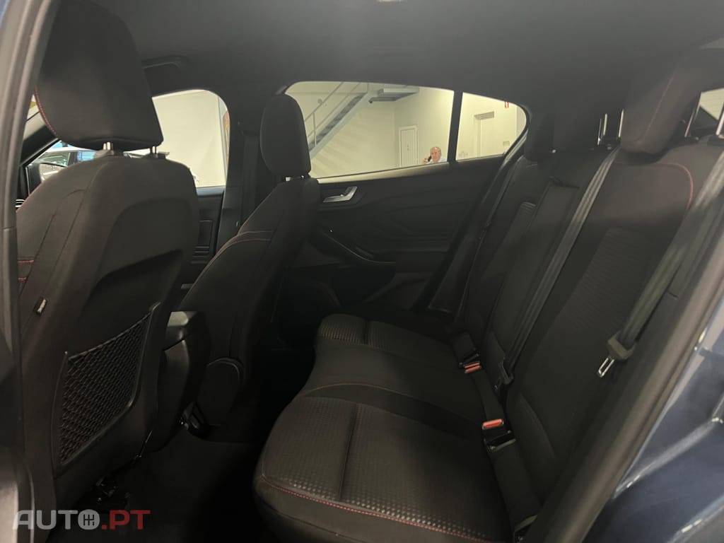 Ford Focus 1.0 EcoBoost MHEV ST-Line