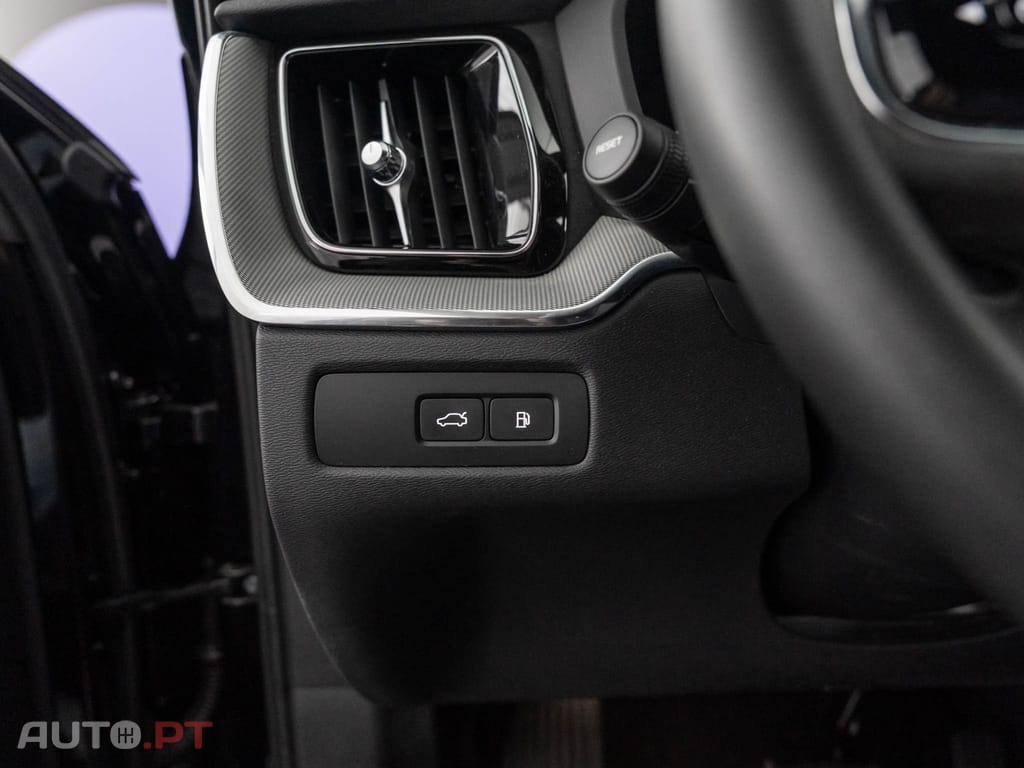 Volvo XC60 2.0 T6 PHEV Black Edition AWD