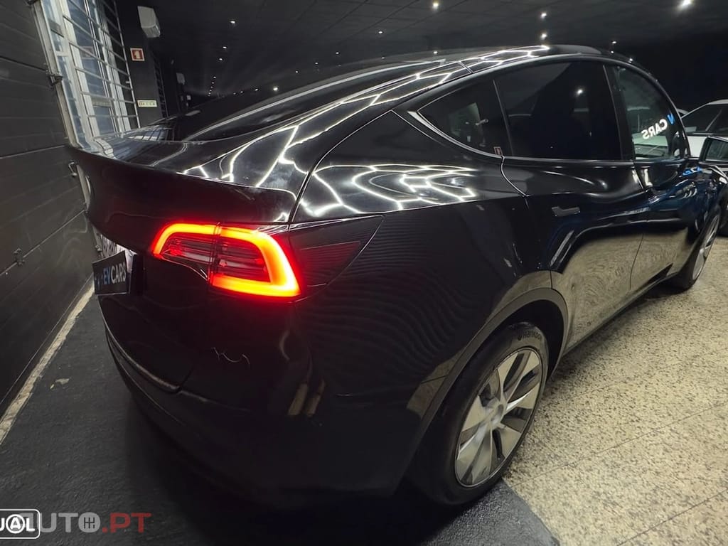 Tesla Model Y RWD