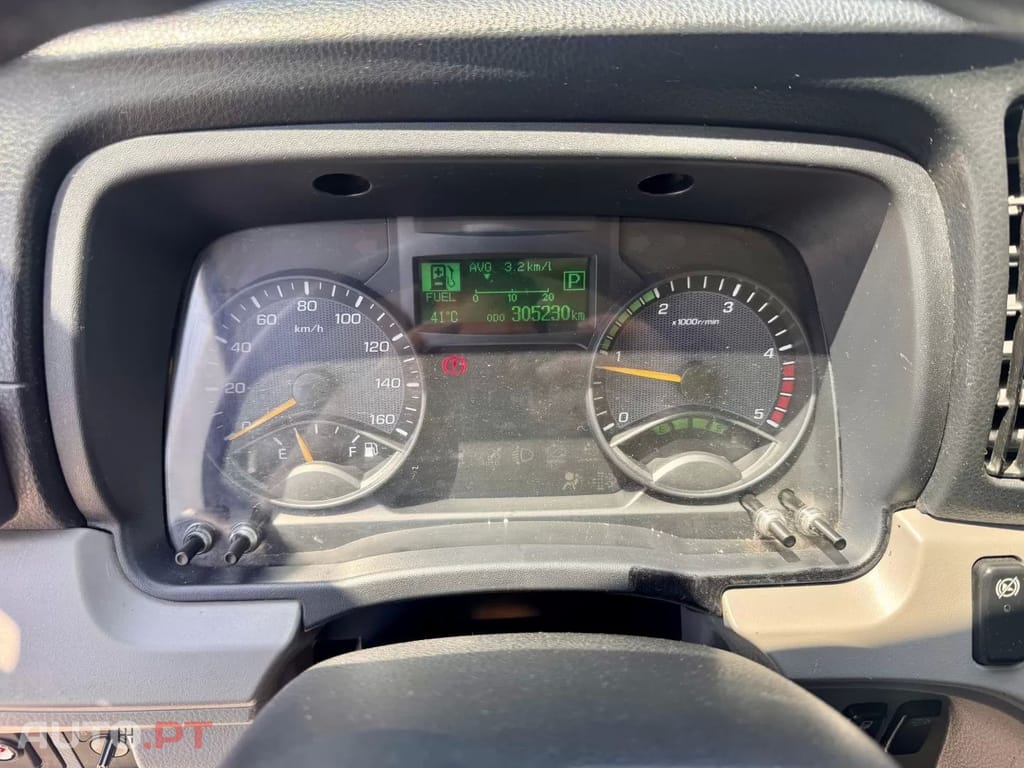 Mitsubishi Canter 7C18
