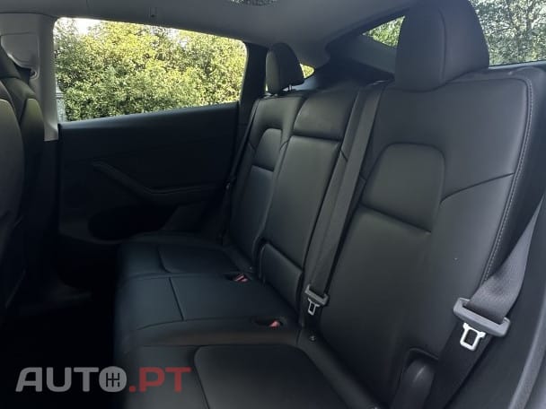 Tesla Model Y Standard RWD