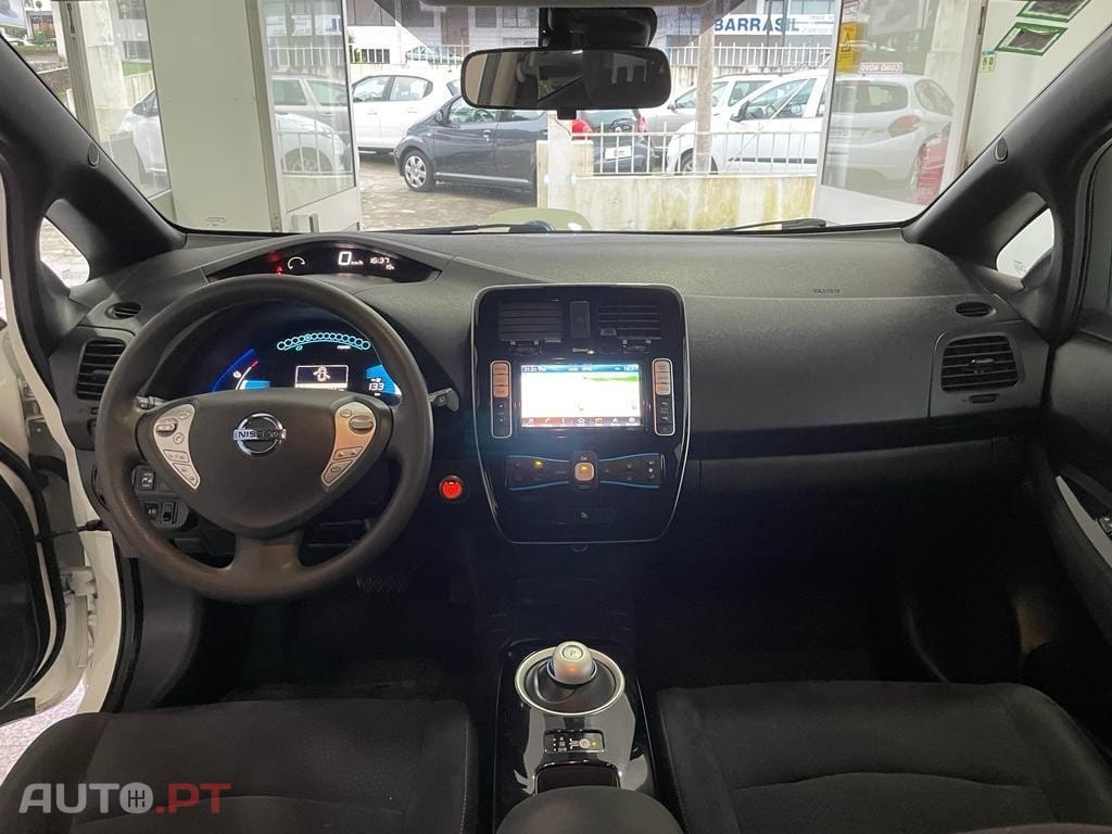 Nissan Leaf Acenta Limited Edition Flex