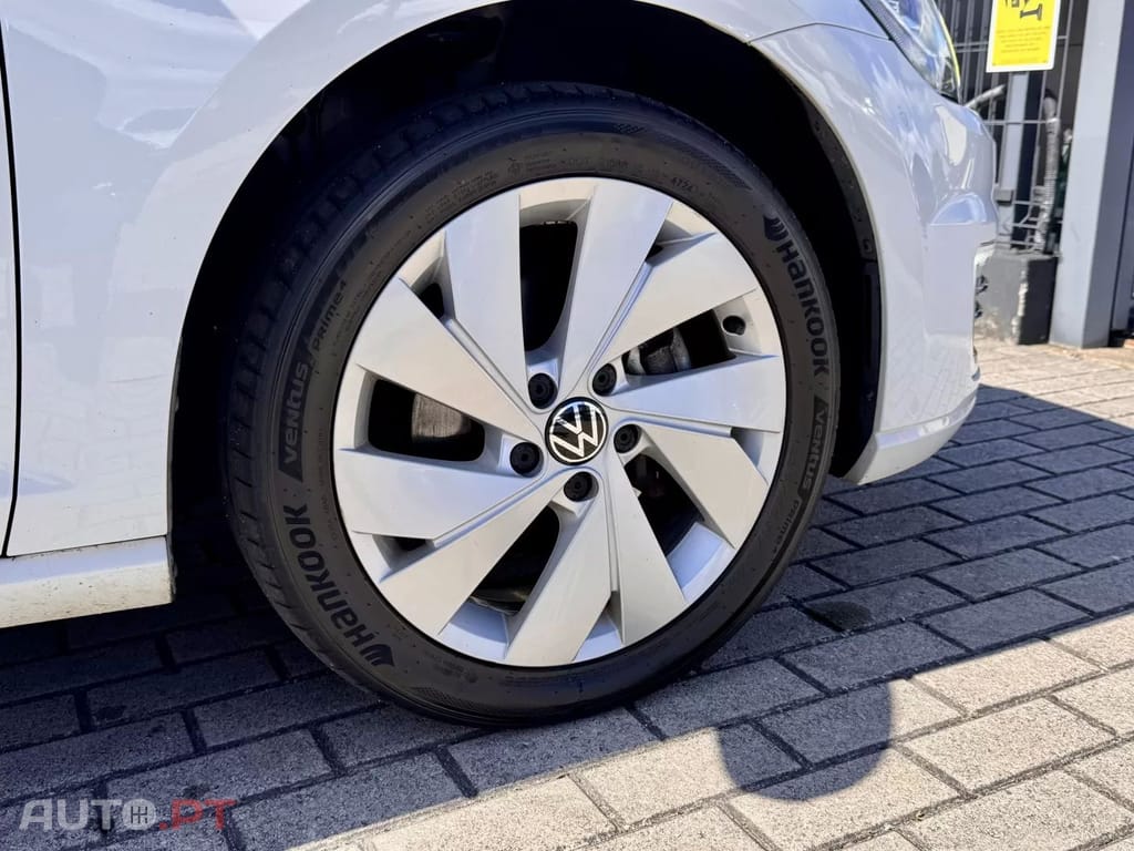 Volkswagen e-Golf Standard