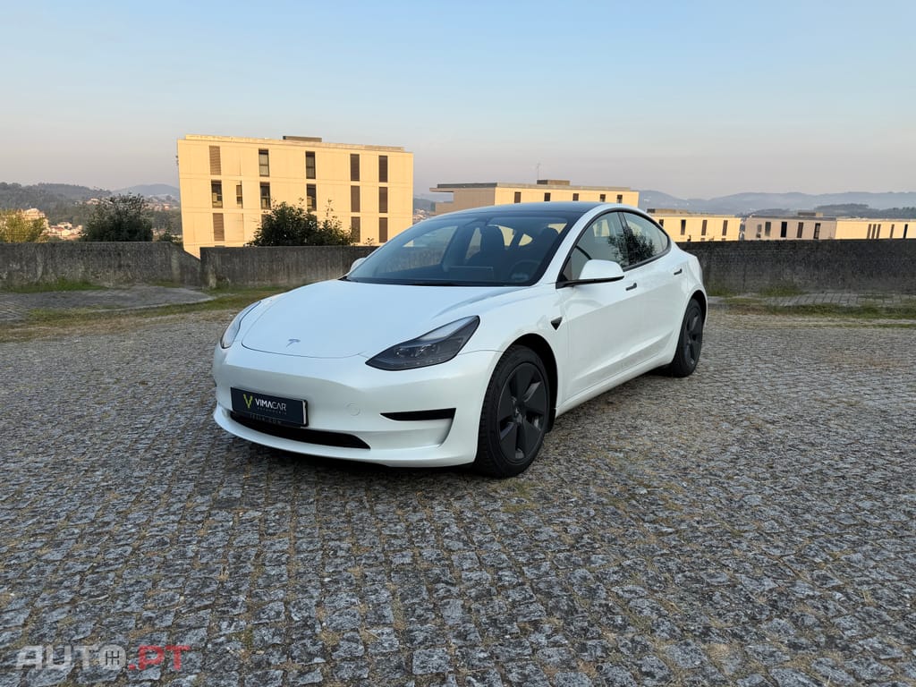 Tesla Model 3 RWD