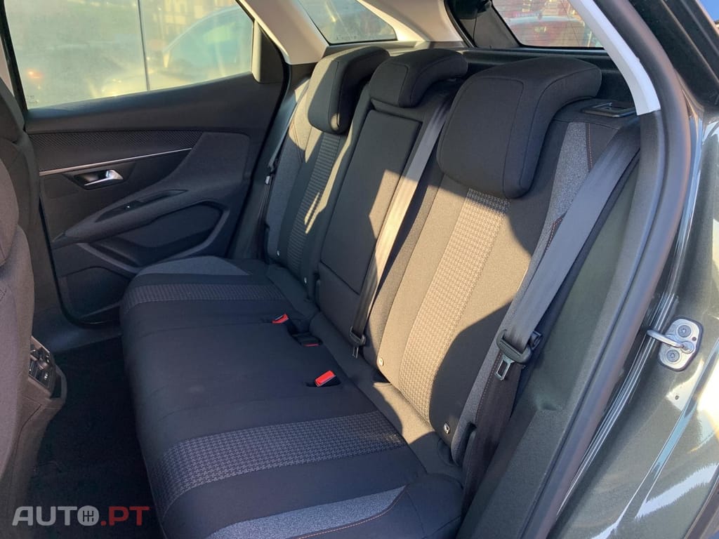 Peugeot 3008 1.5 BlueHDi Active