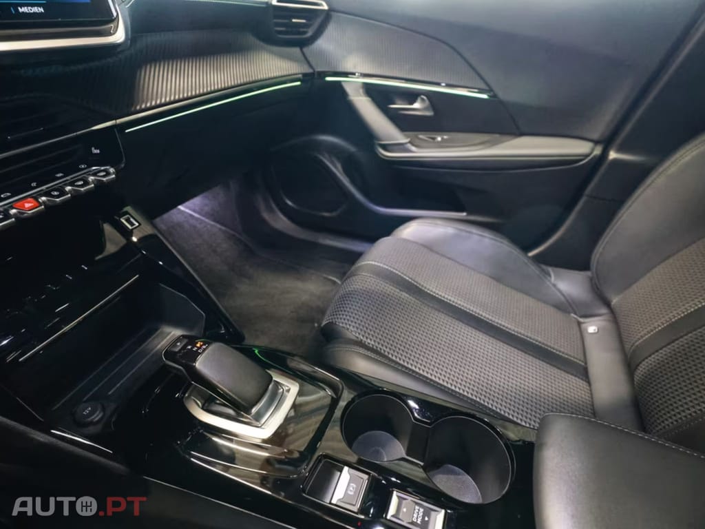 Peugeot E-2008 GT I.V.A DEDUTIVEL