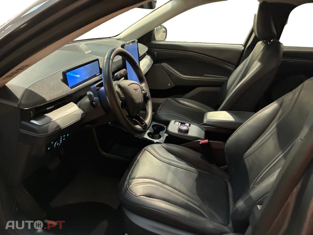 Ford Mustang Mach-E Standard Range