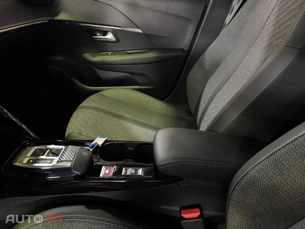 Peugeot E-208 50 kWh Allure