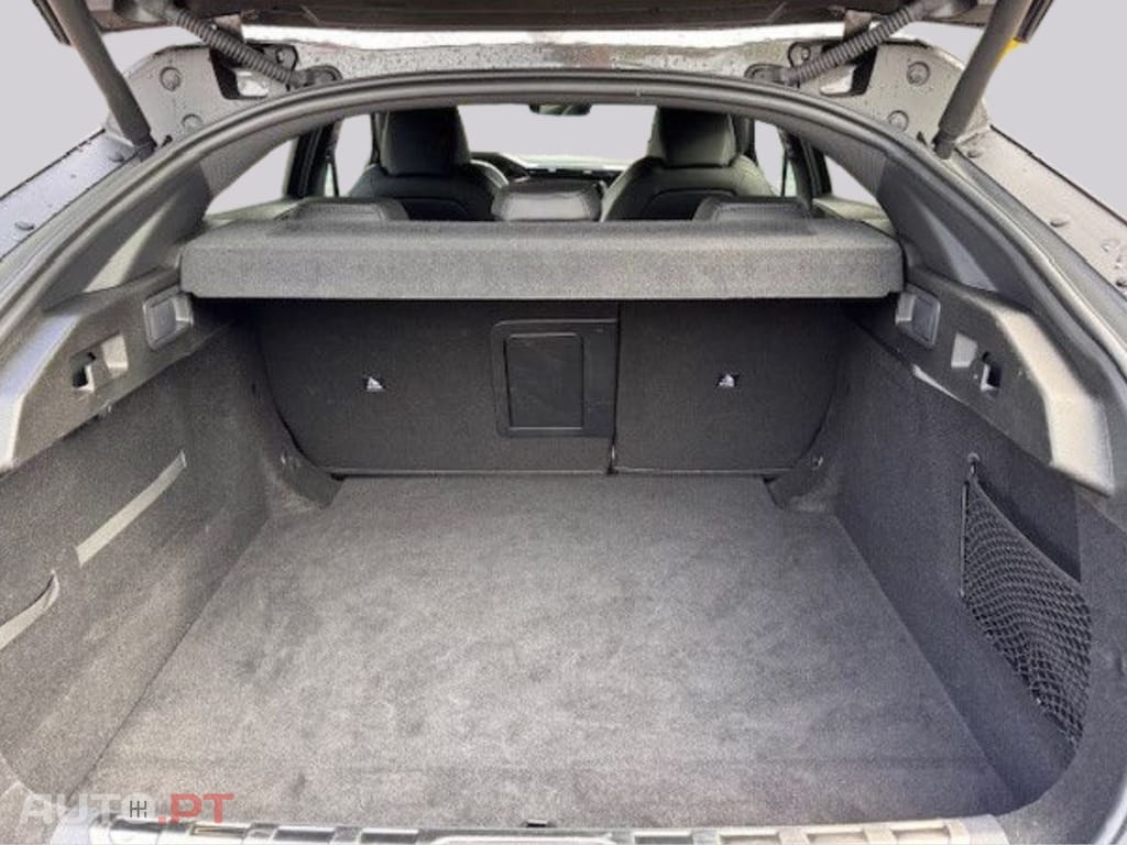 Peugeot 408 GT EAT8