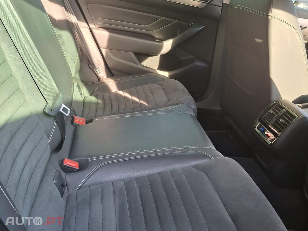 Volkswagen Passat R line