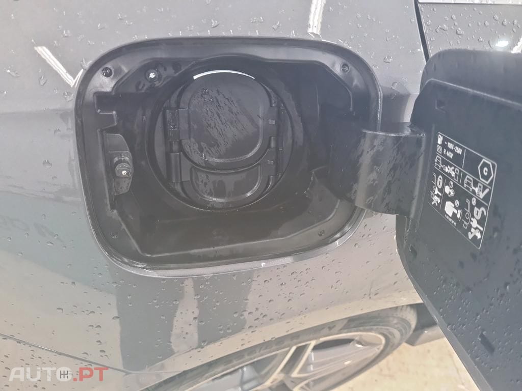 Mercedes-Benz A 250 e AMG Line