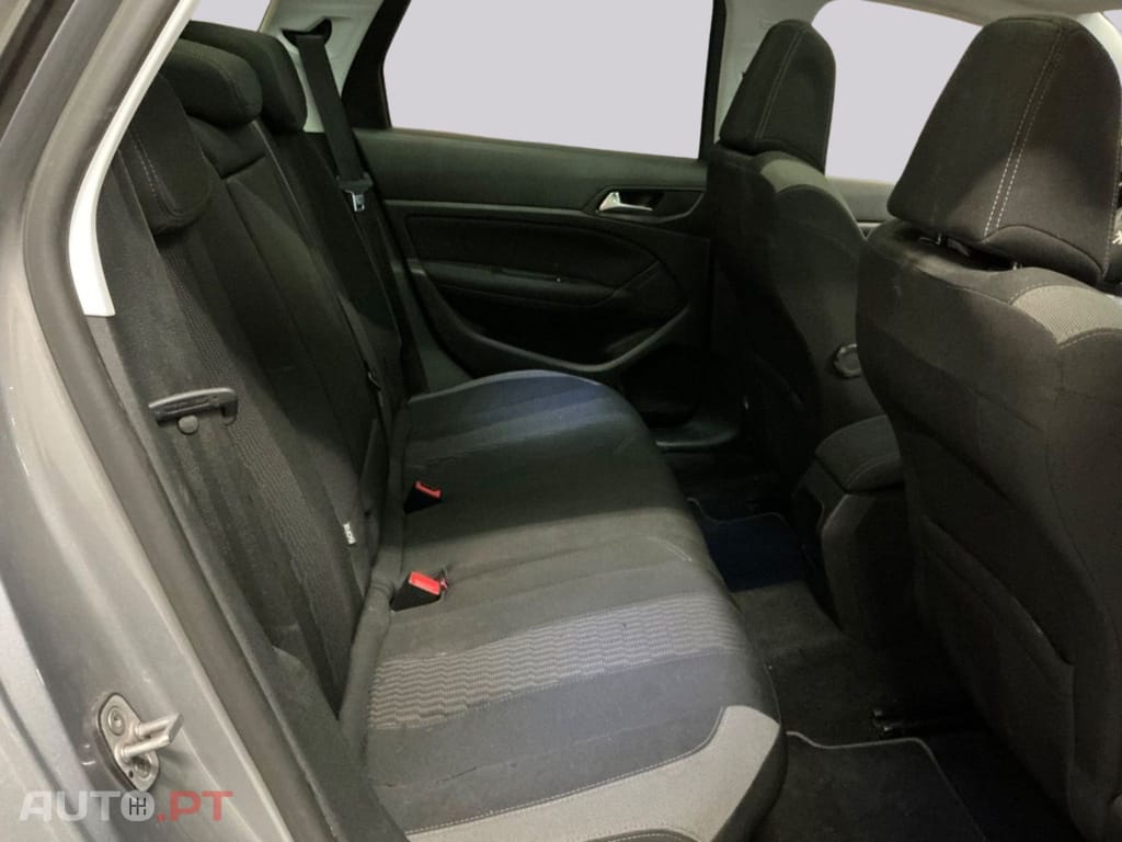 Peugeot 308 1.2 PureTech EAT6