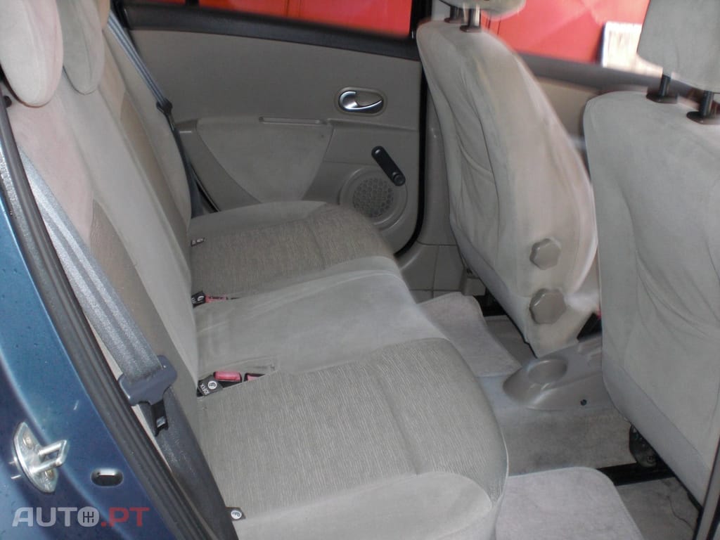 Renault Clio 1.2 16V Confort