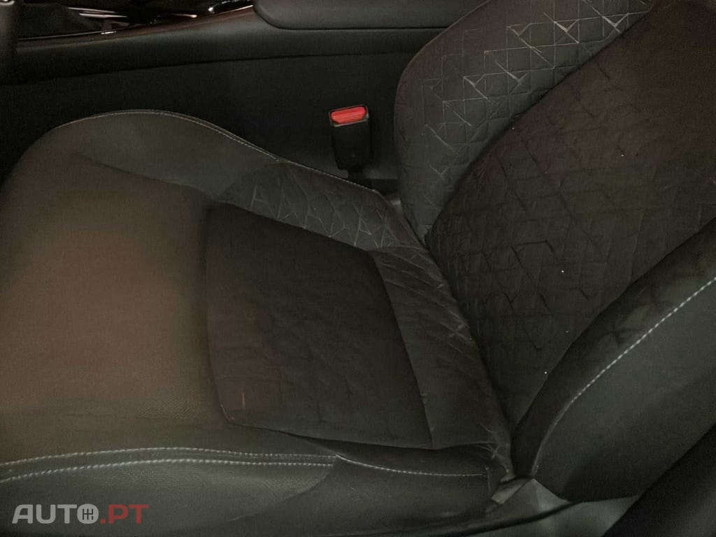 Toyota C-HR 2.0 Hybrid Square Collection