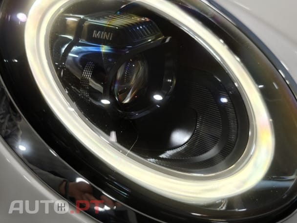 MINI Cooper Cooper SE Premium Essential