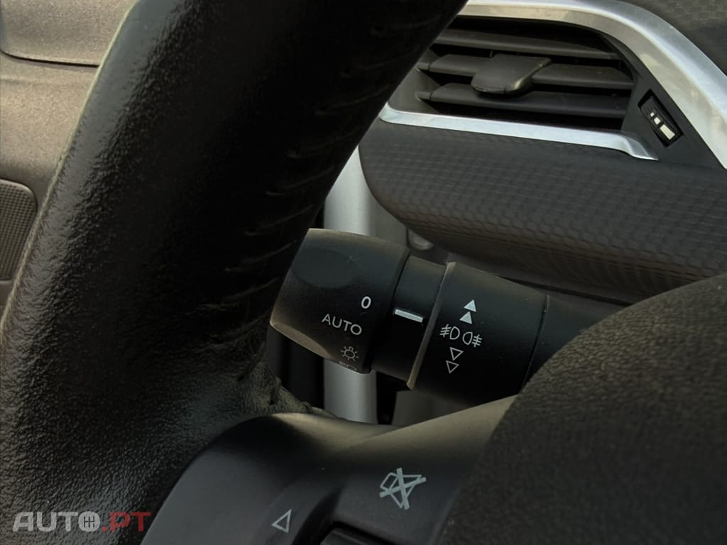 Peugeot 208 1.2 PureTech Signature