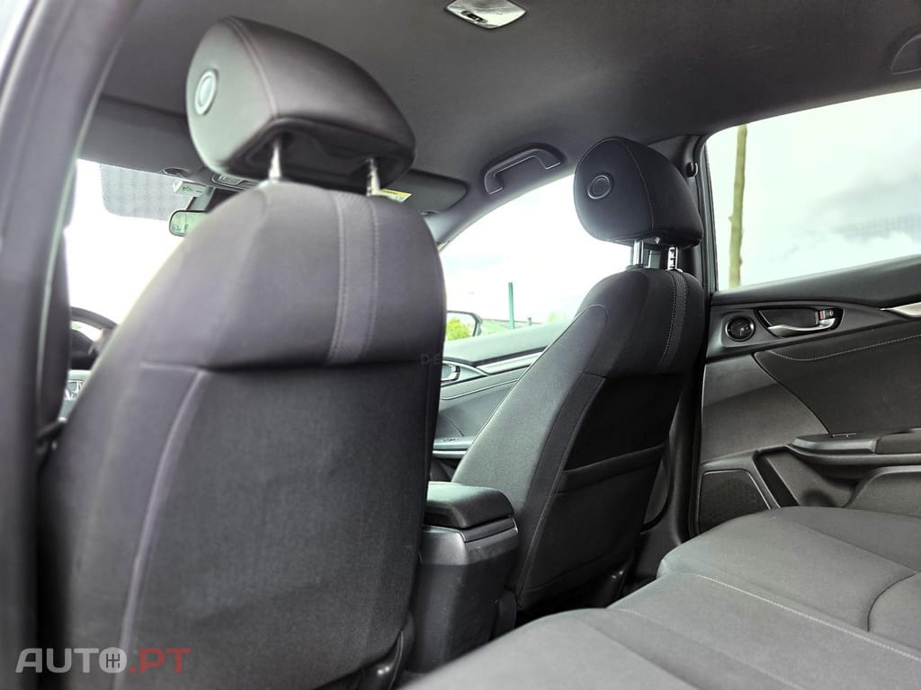 Honda Civic 1.0 i-VTEC Elegance Navi CVT