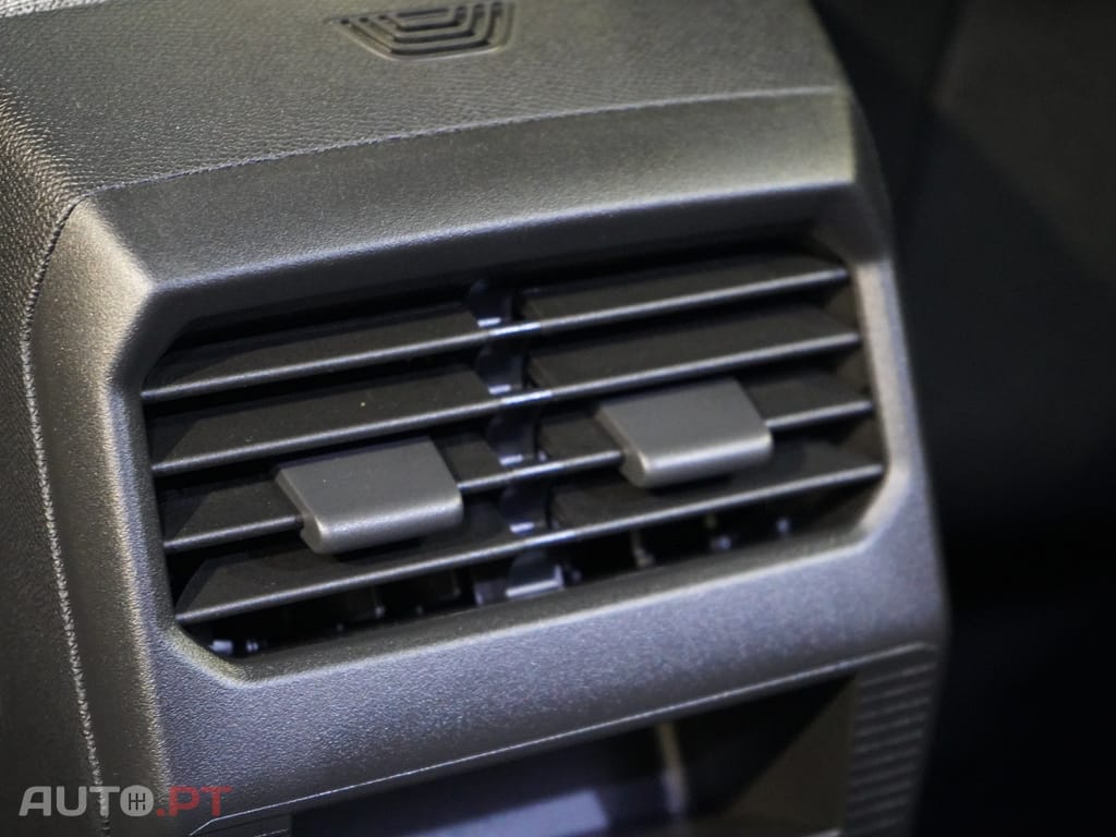 Peugeot 3008 1.2 Hybrid Allure e-DCS6