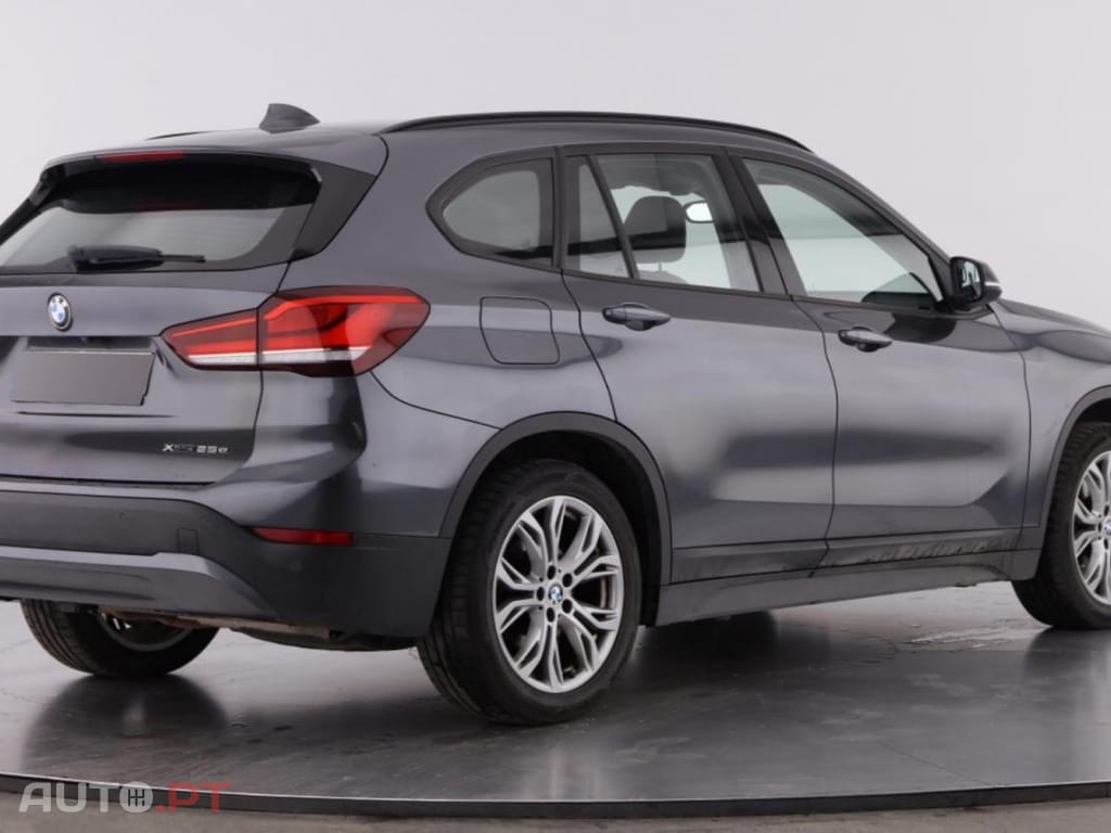 BMW X1 25 e xDrive — fotografia 3