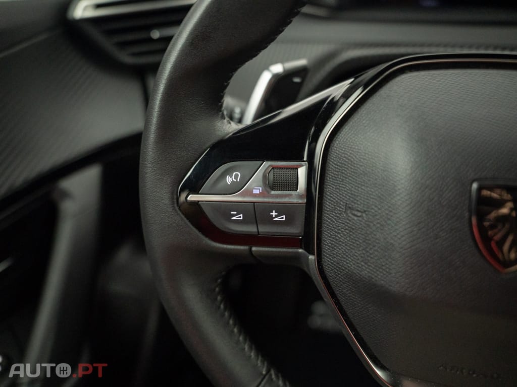 Peugeot 2008 1.2 Hybrid Allure e-DCS6
