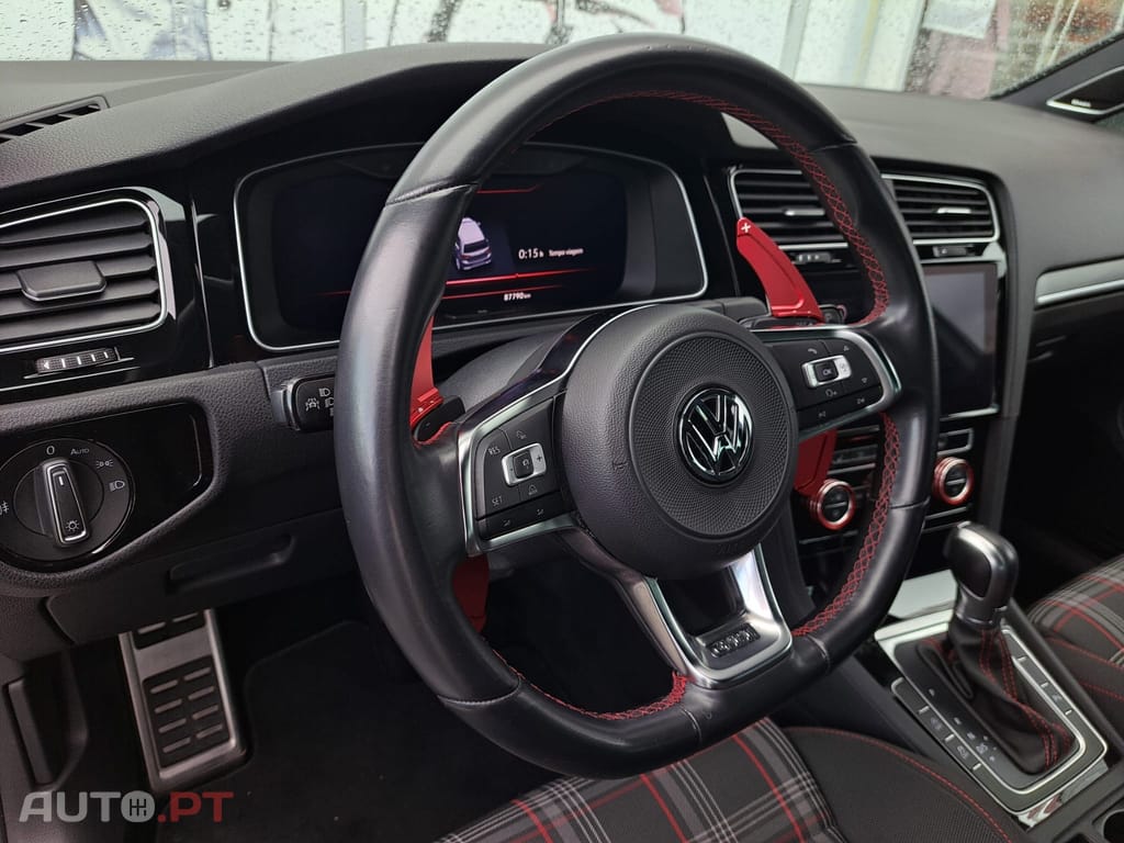 Volkswagen Golf 2.0 TSI GTI DSG Performance
