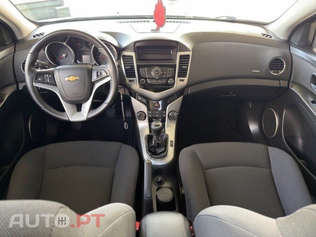 Chevrolet Cruze 1.6 LT