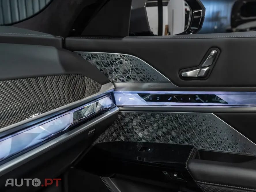 BMW 750 750e xDrive Pack Desportivo M